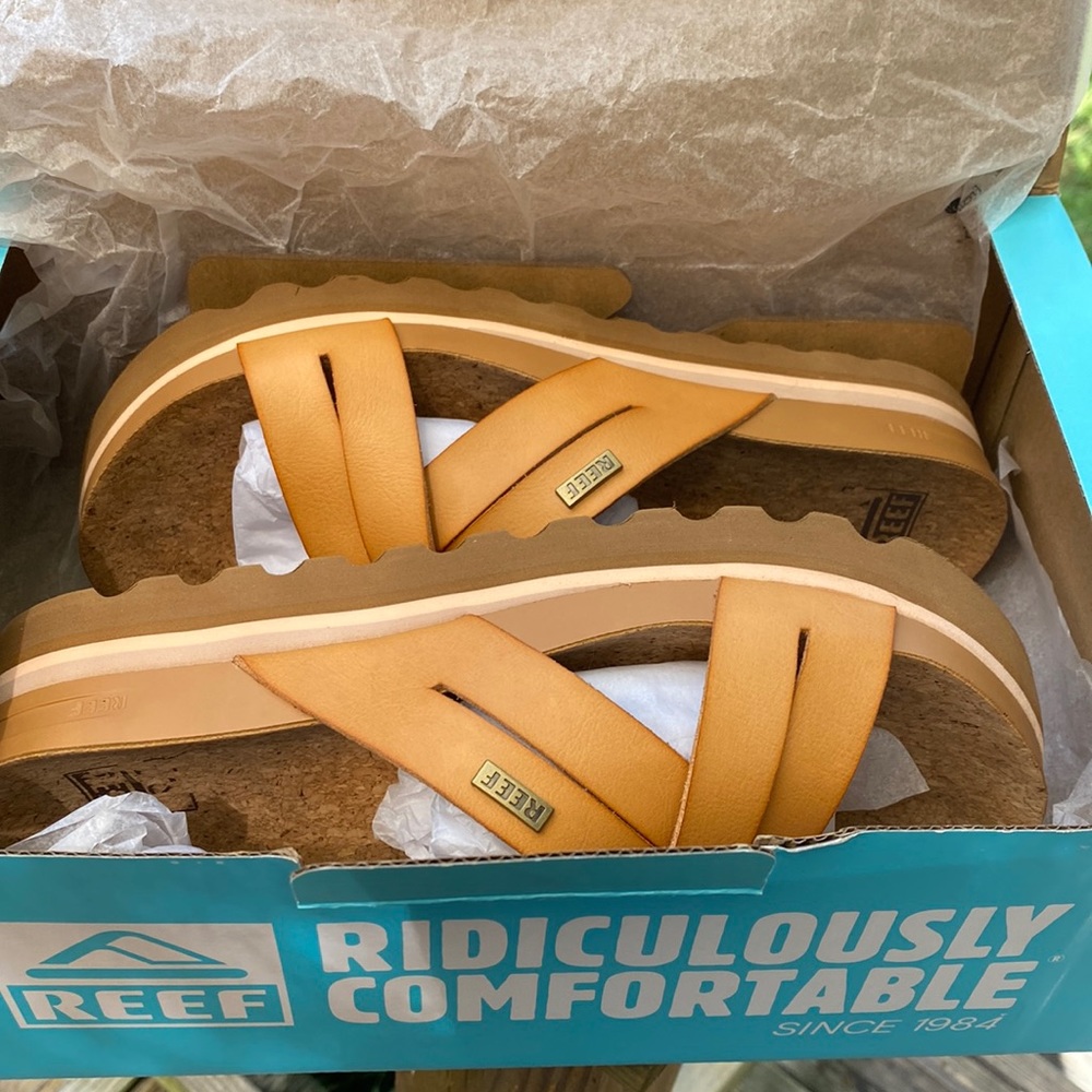 REEF: Cushion Bloom Hi Cushion Comfort